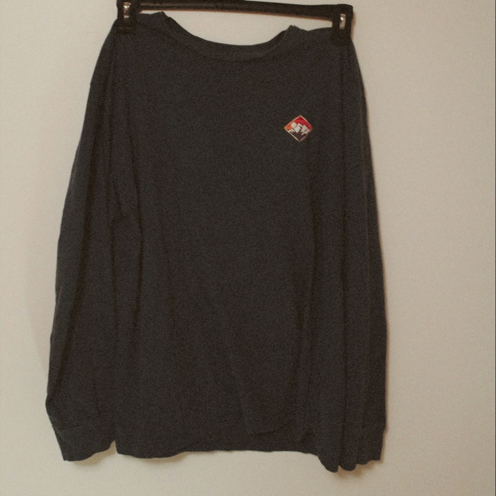 light weight long sleeve tee!